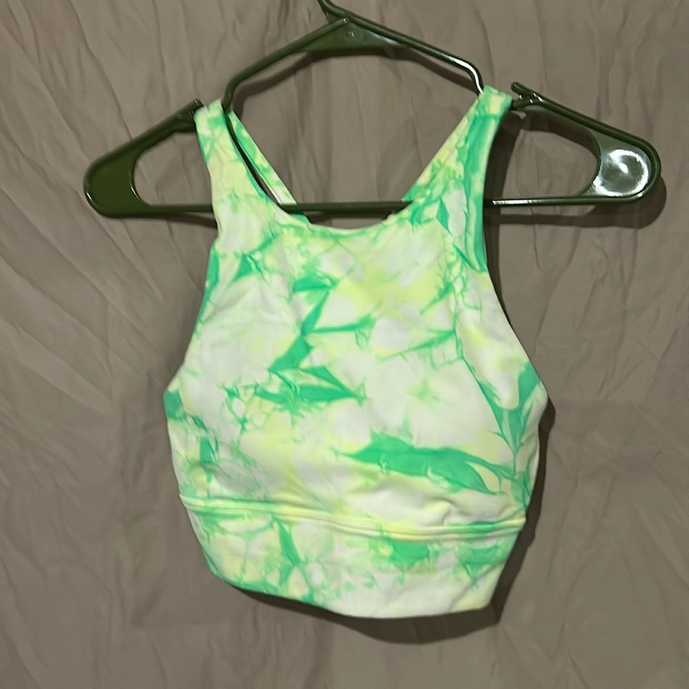 Lululemon sports bra ￼